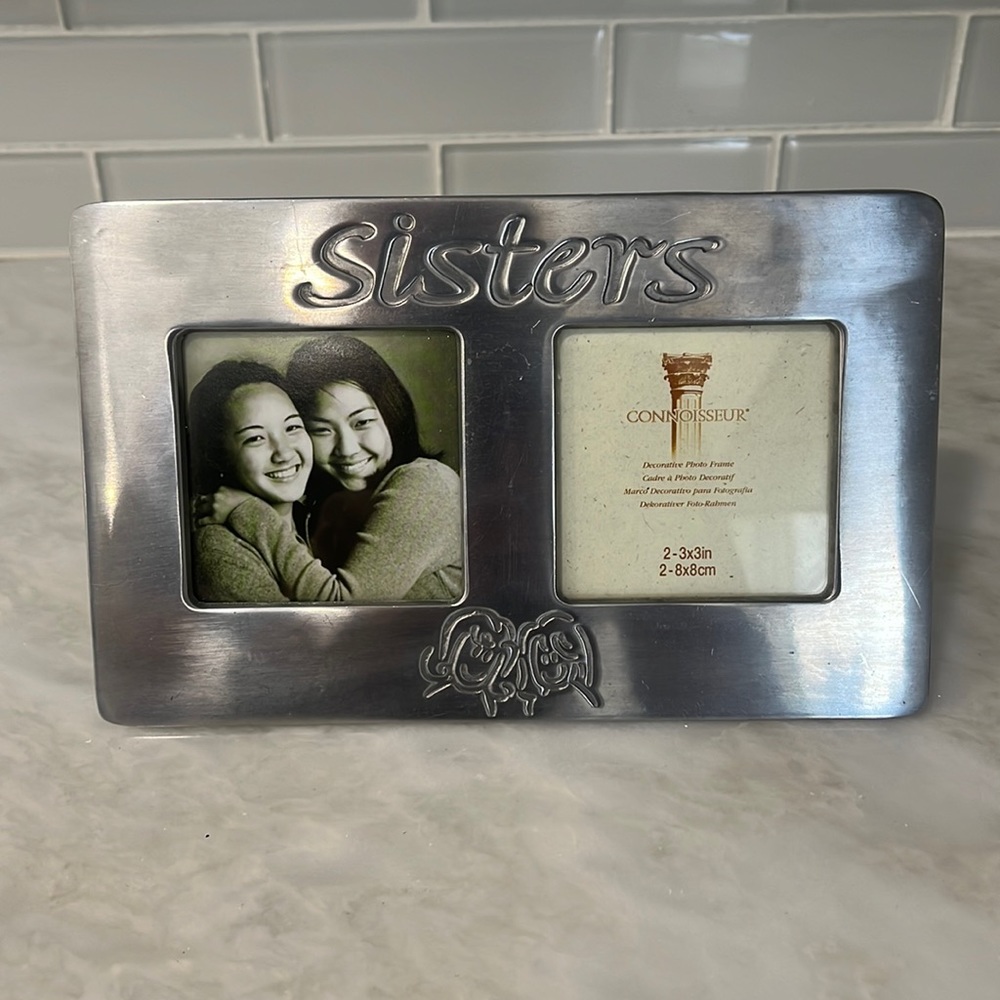 Metal “Sisters” photo frame 2 - 3x3 inches photo slots